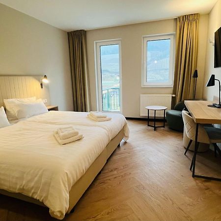 May Hotel Майшос Екстер'єр фото