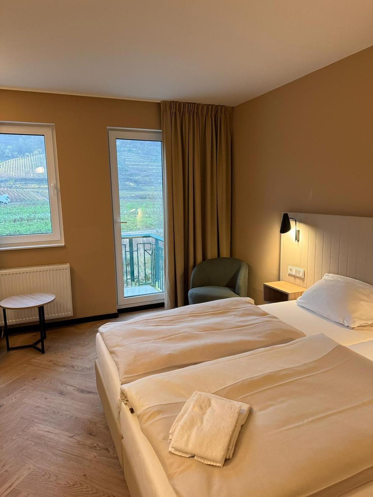 May Hotel Майшос Екстер'єр фото
